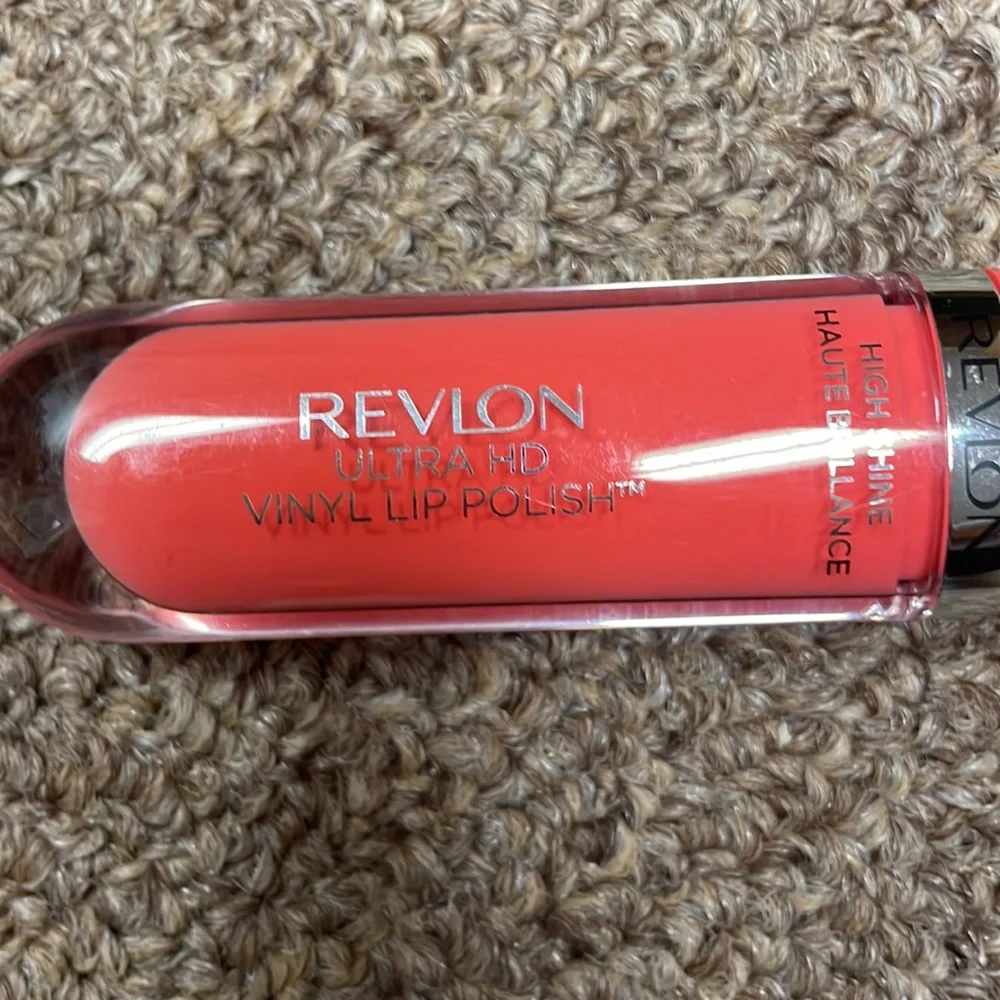 NWT Revlon Lip Polish 920 Power Up